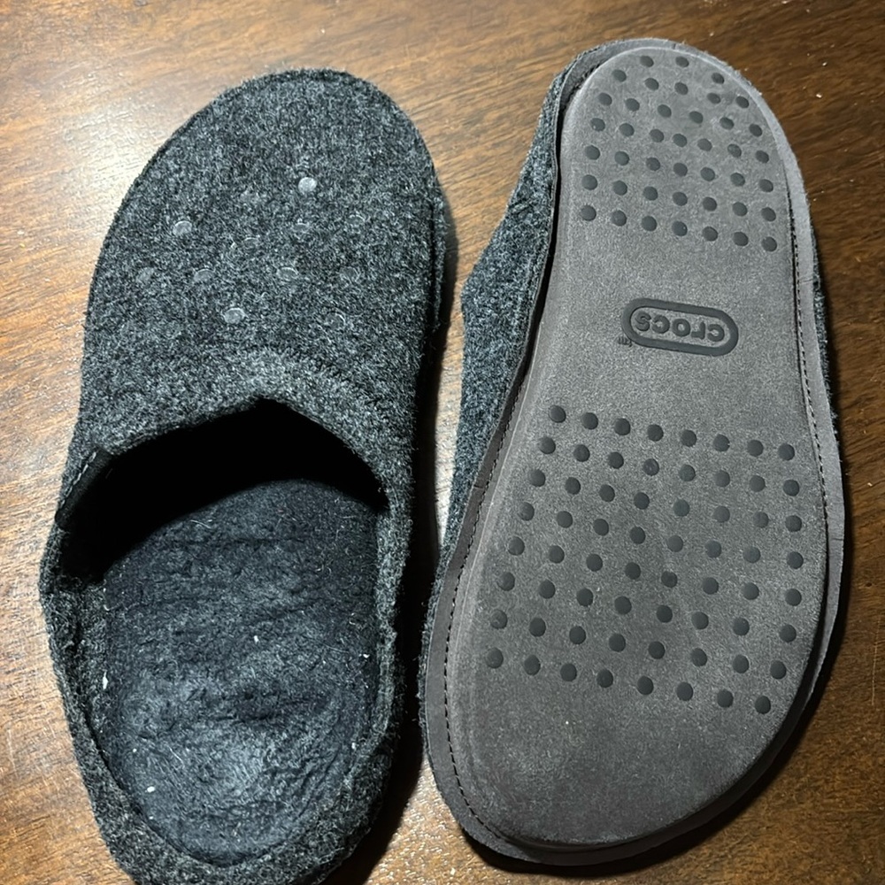 🌸CROCS Black Slip-Ons with Non-Slip Sole